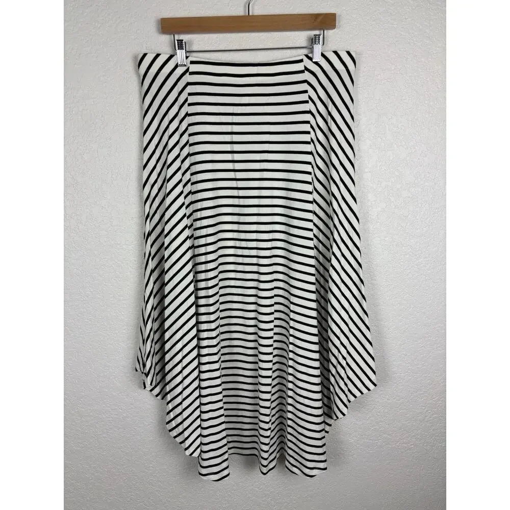 NEW Chicos Women’s Skirt Sz 2/Large Black White Striped Comfort Stretch Vacation